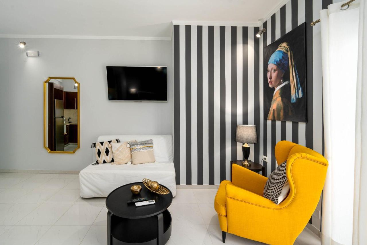 Byron Luxury Apartments Aigio Exterior foto