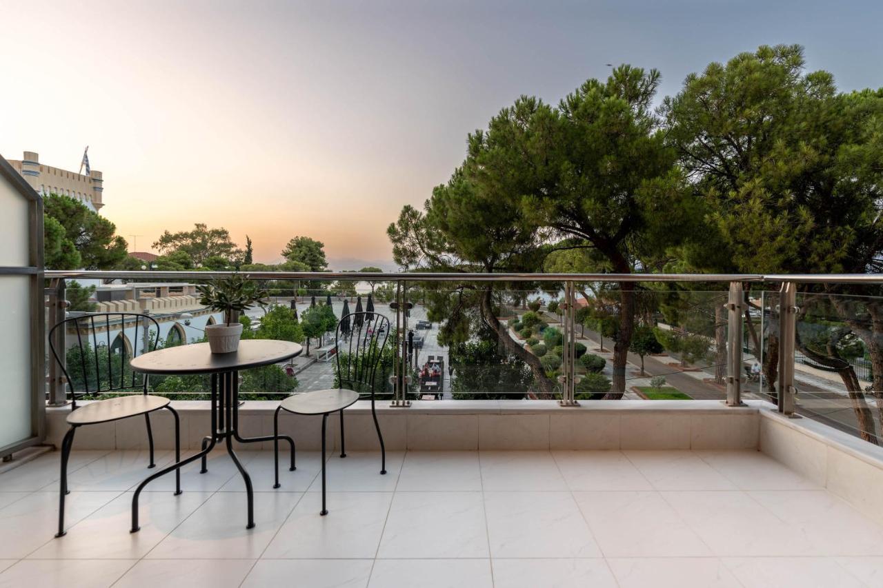 Byron Luxury Apartments Aigio Exterior foto