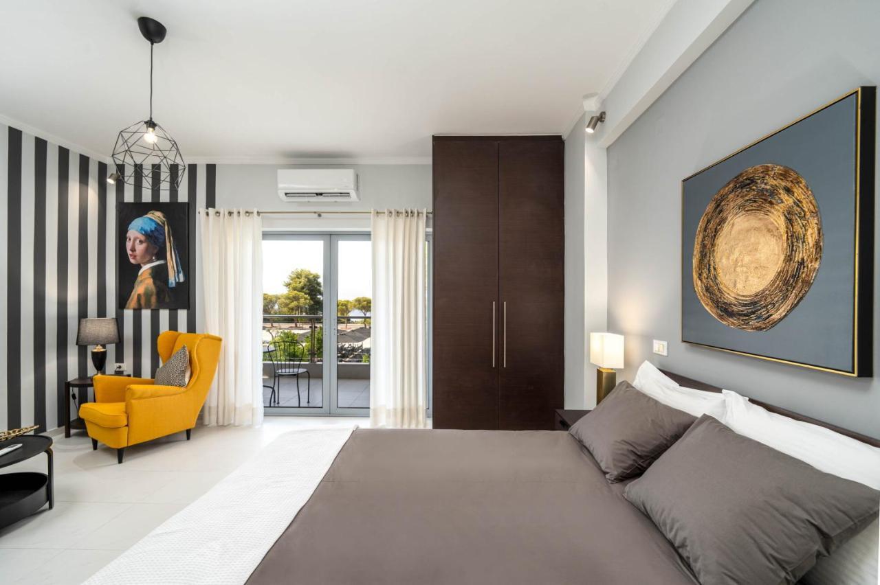 Byron Luxury Apartments Aigio Exterior foto